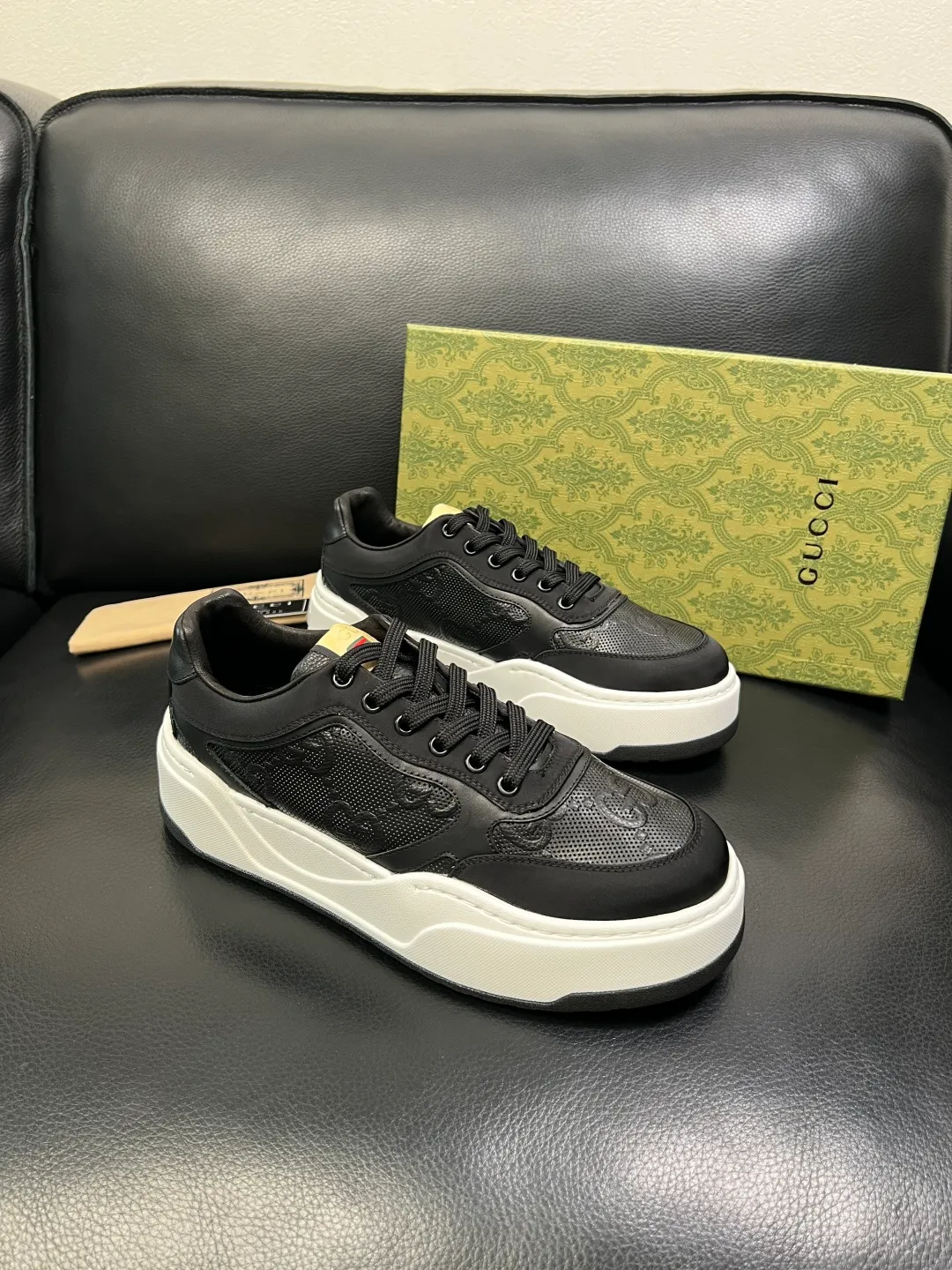 Men's shoes 💰840 Gucci high quality top crafts Gucci counter new original factory configuration, imported cowhide fabric from Italy, imported cowhide lining, breathable and comfortable, sole: original factory special supply original sole super comfortable, original factory and single goods, welcome to compare, code number 38-44 (customized 45 46)